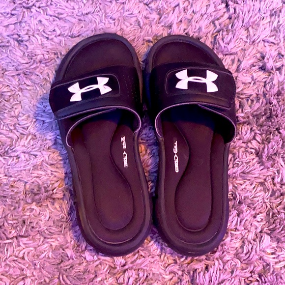 Under Armour Shoes - Black Nike Slides